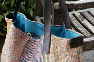 Classic Geometric Tote: Coral/Navy