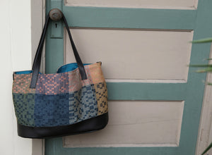 Classic Geometric Tote: Coral/Navy