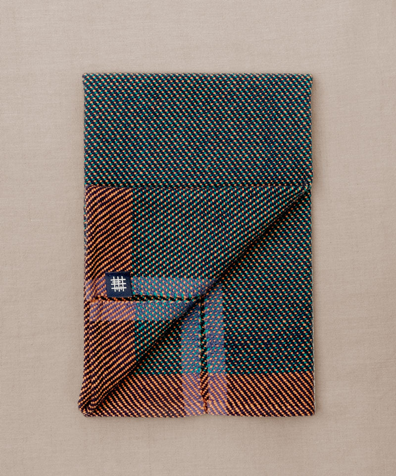Handwoven towel for the bath or kitchen, made with American cotton.